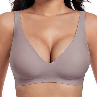 Seamless and underwire-free bra